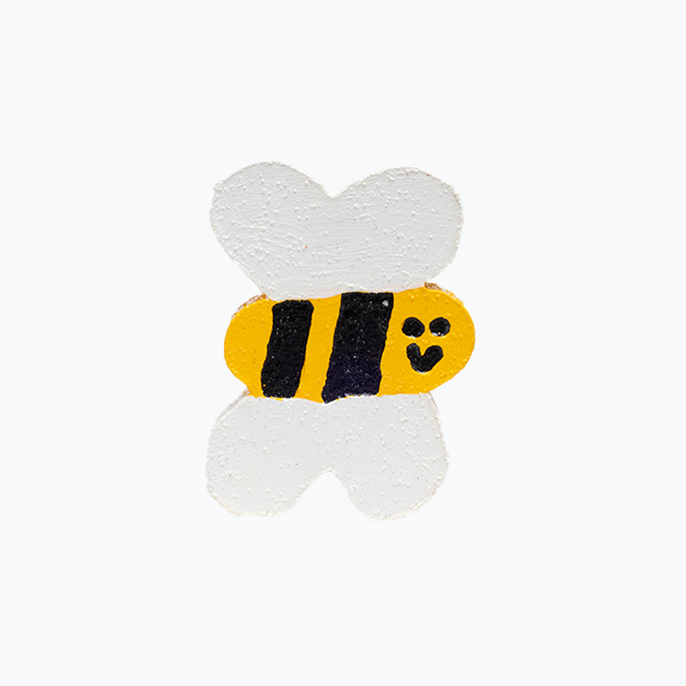 Maitoparta - 'Bee' Mini wooden sculpture